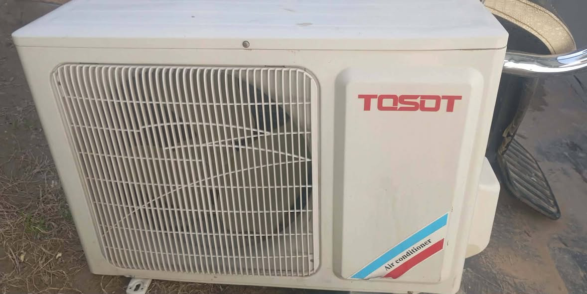 سبلت شغال واحد طن شرط تجي جيب ابو سبالت وافحص ياله تاخذه جان محل حلاقه وعزلت ***********
مكاني نفق الشرطه
