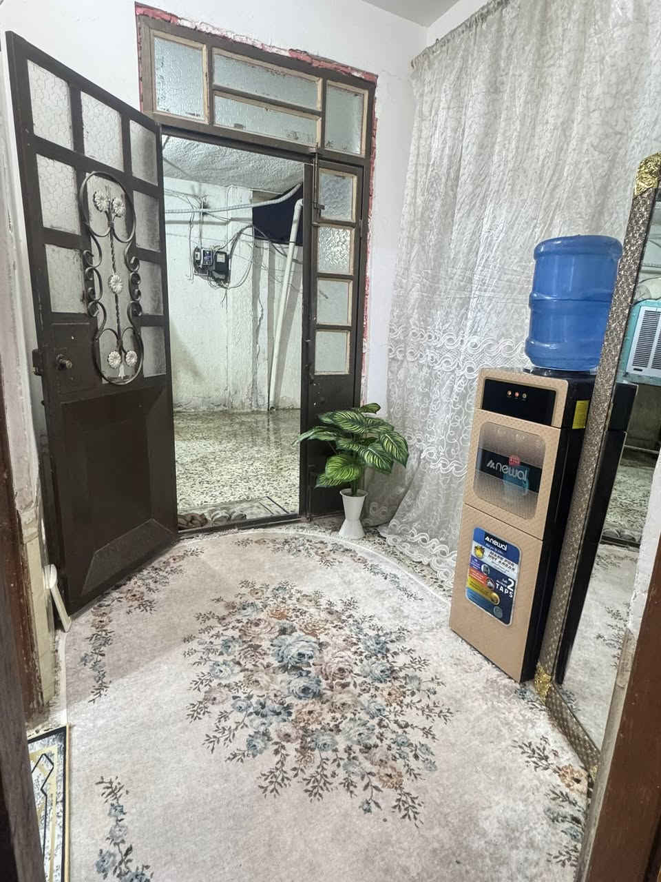 سلام عليكم 
بيت للبيع في حي المكرمه مساحته 127 متر مربع للاستفسار التواصل خاص أو اتصال على الرقم ***********
