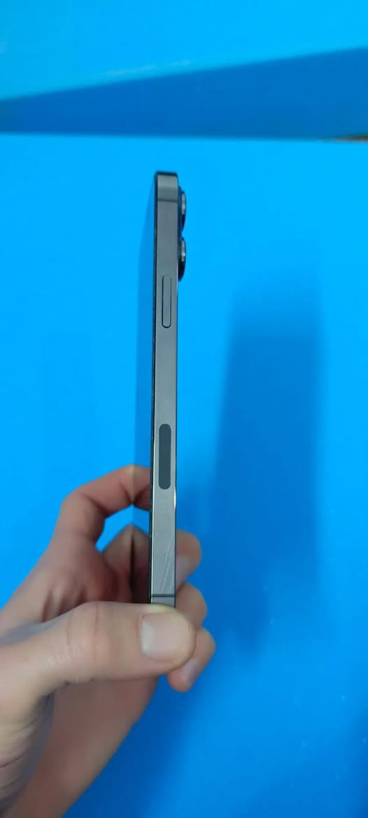 ايفون 13 برو ماكس 
ذاكرة 256 
البطارية 76 
السعر 650
***********
