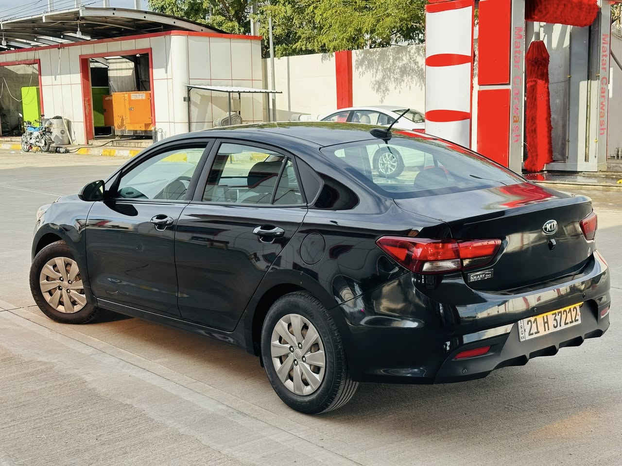 كيا ريو موديل 2020 محرك دوش مرغوب ماشي ٣٠ الف حقيقي ژينكة سنوية هزة رقم كلها ٢٠٣٠ سيارة بيها قطعة ونص صبغ بدون دواخل شرط بجم كبس سعرها ١٠٨ بي مجال بسيط عنواني كركوك ايسكان 
***********
***********
