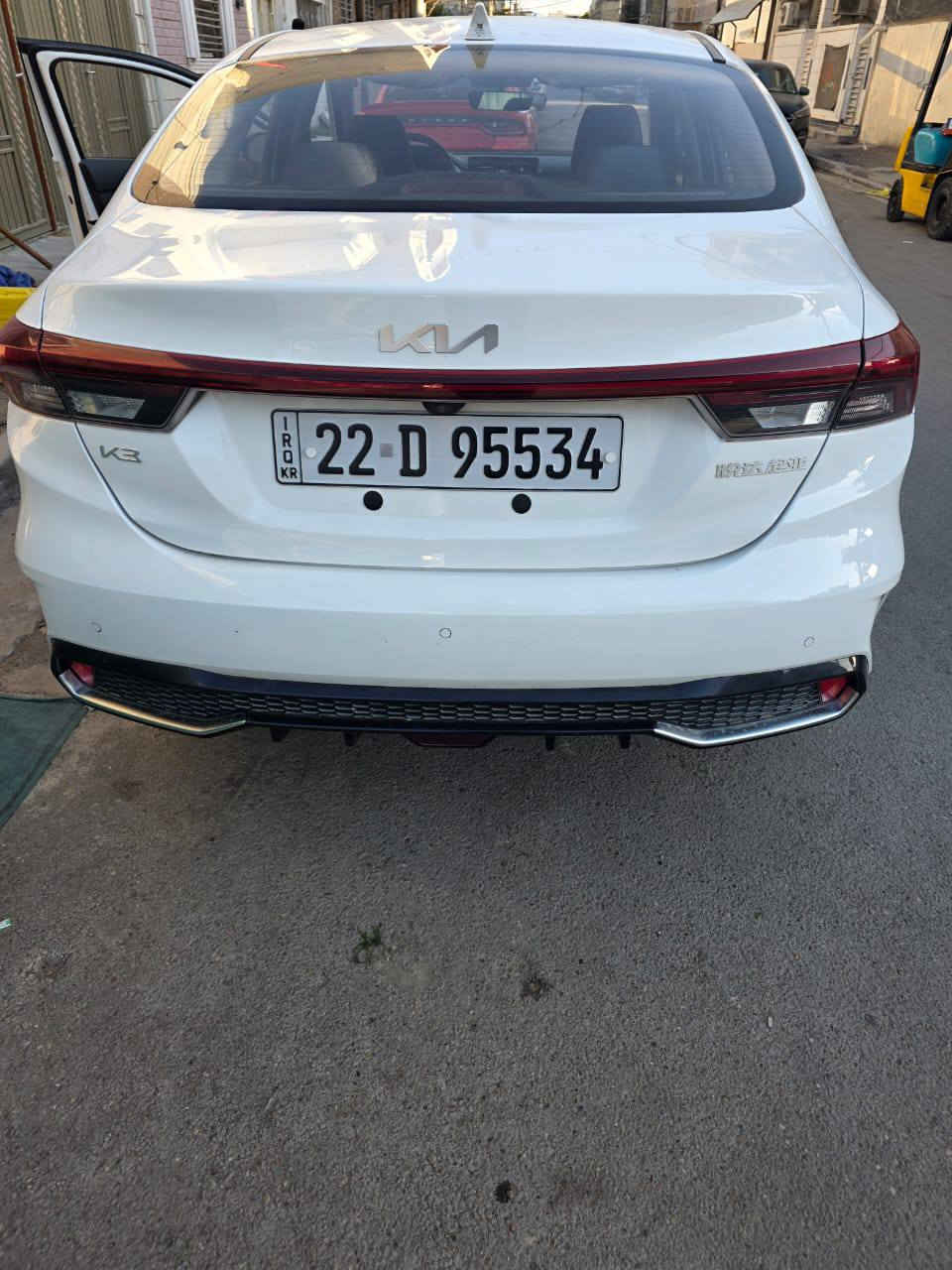 السلام عليكم للبيع موديل 24 رقم أربيل باسمي مكفوله من صيغ وبارد عدا شخوط 141 وبيها مجال ماشيه 26 الكاظمية ***********
