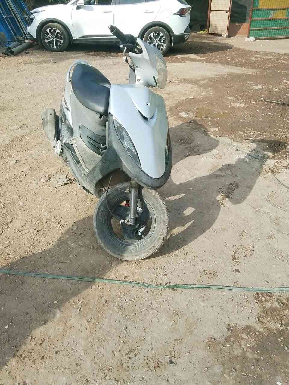 سلام عليكم دراجه ماكس عدله دراجه كامله مكمله 49بلاديه كهربائيه كامله نكره سلف بءي وقت عداد سرعه شغال قفل جنطه قفل ستيرن كله شغال دراجه مكفوله كفاله عامه سعر 575وبيه مجال مكاني بغداد الدوره***********
