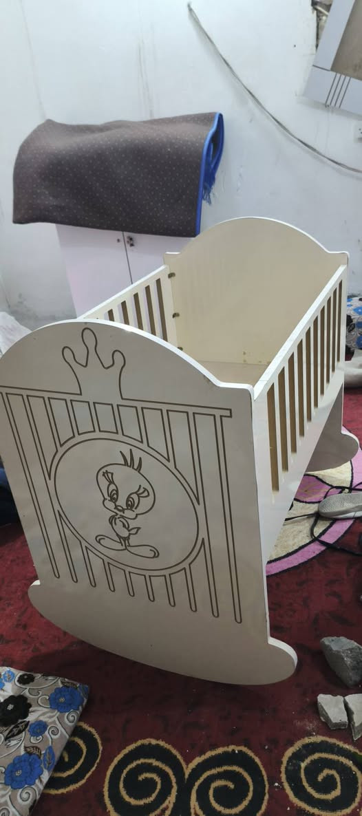 سلام عليكم كاروك هزاز مستخد قليل أم دي إف كلش قوي قياسه 120x80يصلح لعمر5سنوات سعره ٧٥الف قفل الرقم ***********8
