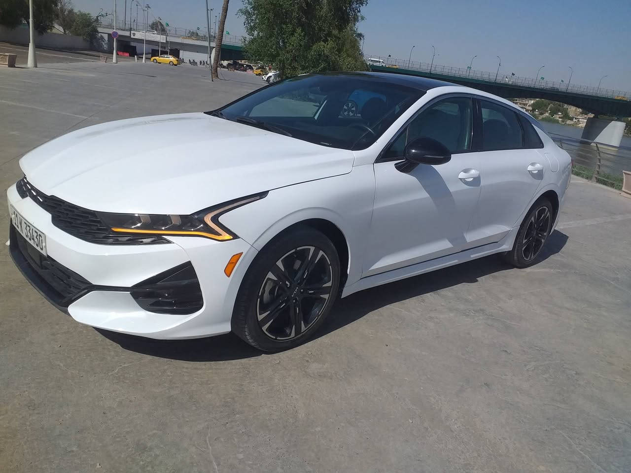 كي فايف k5 2023 لون ابيض بانوراما  فول مواصفات ترقيم جديد باسمي
رقم بغداد 
وارد امريكي 
جيتي لاين Gt-line
محرك 1600 تيربو
ماشيه 32 الف
فول مواصفات بانوراما
كشنات جلد اسود
رادارات توقف ذاتي نقطة عمياء 
شحن لاسلكي 
بصمة تشغيل 
4 انظمة قيادة كشن كهرباء مواصفات جيتي لاين المعروفه
صور الحادث مرفقة بالمنشور
السياره جاهزة وحلوه ماناقصها شي
مكاني بغداد  الكاظمية
السعر  160
 موبايل ***********  ابو طيبة
