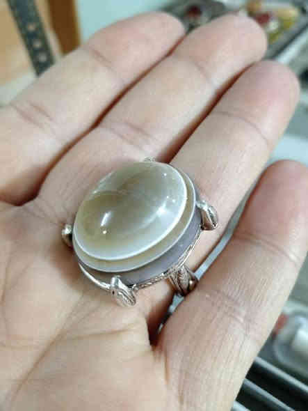 خاتم جزع يماني طبيعي صياغة ثقيلة بسعر ٨٠ الف ولدينا توصيل لجميع المحافظات وأي إستفسار الإتصال بالواتساب *********** كركوك
