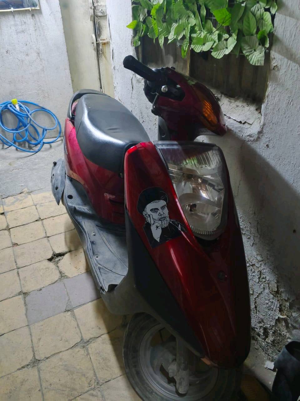 دراجه بريز دراجه نضيفه وجديده والسعر 450الف ودراجه  بيه صوت اكلج خلفي بس و باتري يحتاج شحن والعنوان بغداد الحريه 