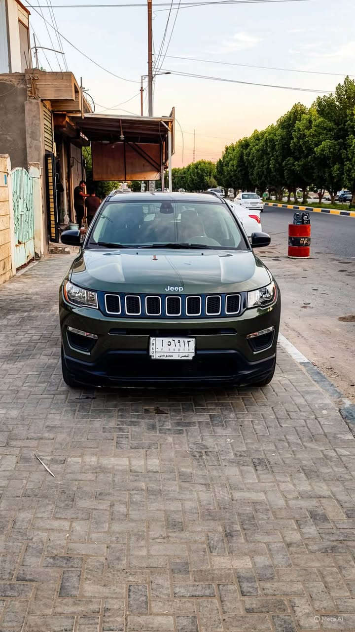 جيب كومباس 2018 سنويه 2030 حره حادثه تقرير غرق ما واصل للمكينه والگير سياره مكفوله حداديه ومكينه وگير تبريد ثلج سياره جاهزه مكينه 2400 4 سلندر مكاني بصره معقل السعر 115 وبيه مجال الطيبين 
الاتصال ***********
