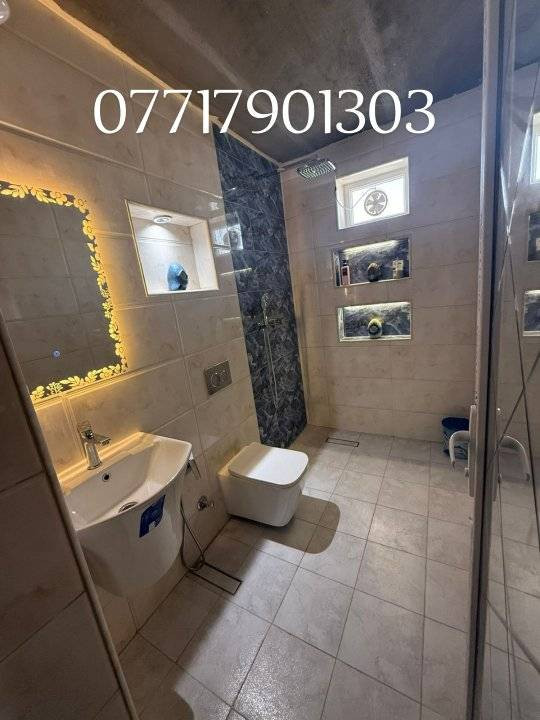 خلفه سيراميك وبورسلين واشتغل كافة تطبيك الأرضية والجدران واشتغل كافة تطبيك الدرج ***********
