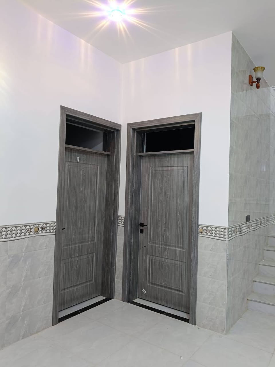 أحد أعمال شركه باب الدار 

في مدينه الخالديه 

______________________________
نصب أبواب داخليه المصممه باعلى معايير الجوده والجمال
لتضيف لمسه فريده الى منزلك
نتميز باحدث الموديلات الحصريه
موديلات حديثه متوفره بجميع القياسات
نحن نحرص على كل تفصيله حتى تكون تجربتكم ويانا مريحه
تتوفر لدينا كافه الموديلات 
أبواب صيني 
أبواب تركي 
أبواب شمالي 
صممت الابواب بمواد عاليه الجوده تضمن القوه والمتانه
ابوابنا ذات جوده عاليه
ضد الماء
عازل الصوت
عازل الاتربه
وباشكال حديثه
التنصيب على يد امهر الكوادر المتخصصه
كذلك تتوفر لدينا اوردرات للقياسات الخاصه حسب طلب الزبون من المواصفات والالوان والموديلات
مستعدون لتجهيز كافه البنايات والمنازل وباسعار مناسبه

مده التجهيز لا تتجاوز ( 5 ) ايام 

زورونا ستجدون ما يرضيكم

العنوان الانبار الرمادي شارع 40 مجاور افران الصباح

متواجدون طيله ايام الاسبوع
من ساعه 9:00 صباحا إلى  9:00 مساء
الجمعه 
 من الساعه 2:00 ظهرا الى  9:00 مساء

الاستفسار الاتصال على الارقام التاليه
***********
***********
