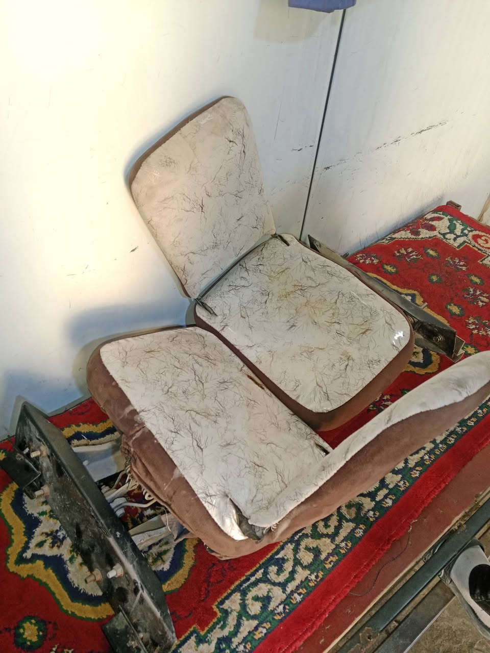 سلام عليكم كشنات للبيع قلابي ***********
