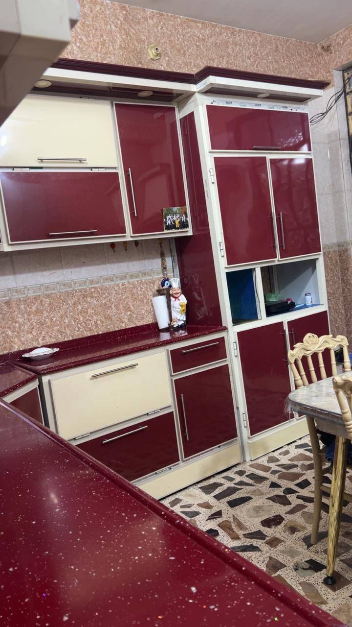كاونتر مستعمل قليل للبيع 
اضافه الى سنك 3 ابواب 
للاستفسار المراسله على ماسنجر او واتساب 
***********
