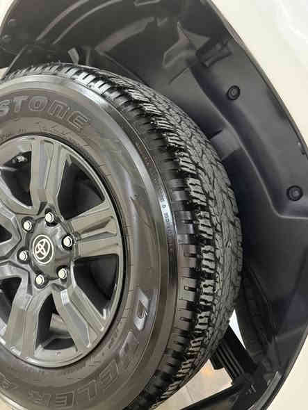 هايلوكس ٢٠٢٤ شريكه ى جيهان
٢٠ هه زار روشته  ده بل اكسل توماتيك  فوليوم شاشه كاميرا حساس  ئاوينه ئيشاره ت  ليد زينون كوشن ته بريت 
زمان شه ريكه ى ماوه 
هيچى پيوه نيه 
شوين كه لار 
***********
