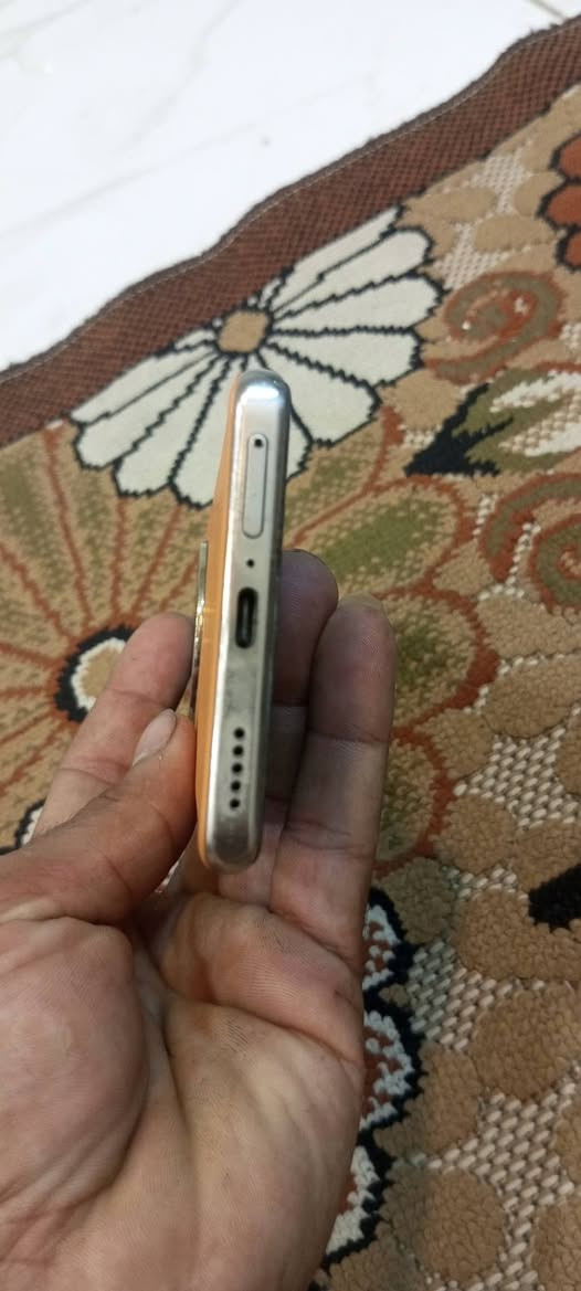 سلام عليكم هونر اكس ٩ بي جهاز نضيف فقط الفلاش ولبصمه متوقفات بصمة وجه فعاله وشغاله كامرات شغالات مكان تقاطع قريه الرسول 
سعر ١٨٠ قفل قفل قفل 
***********
