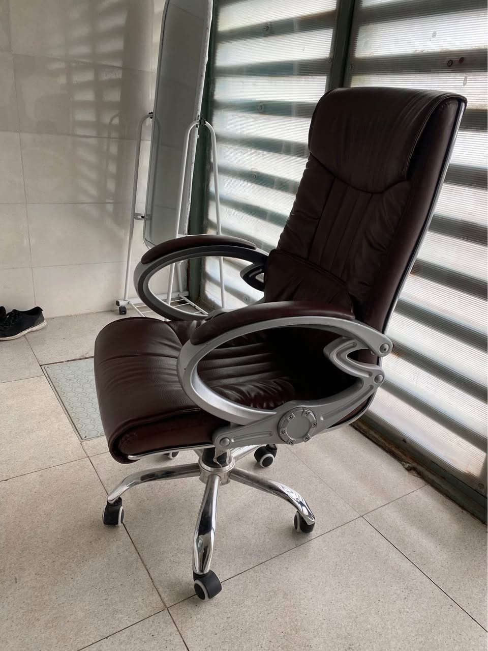 کورسیەکی زۆە تازە و پاک تەنها نایکۆبی لێکراوەتەوە دوسێ جار بەکار هاتوە سلئمانی بێ عەیب بە شەرت بەرز و نزم ئەکرێ پشتەکەی پاڵ ئەخرێت هەرکەس ویستی مسج بکا السليمانية, العراق


**إذا كنت صاحب هذا الإعلان وتريد حذفه لأي سبب، رجاءا أرسل رسالة إلى الدعم الفني**