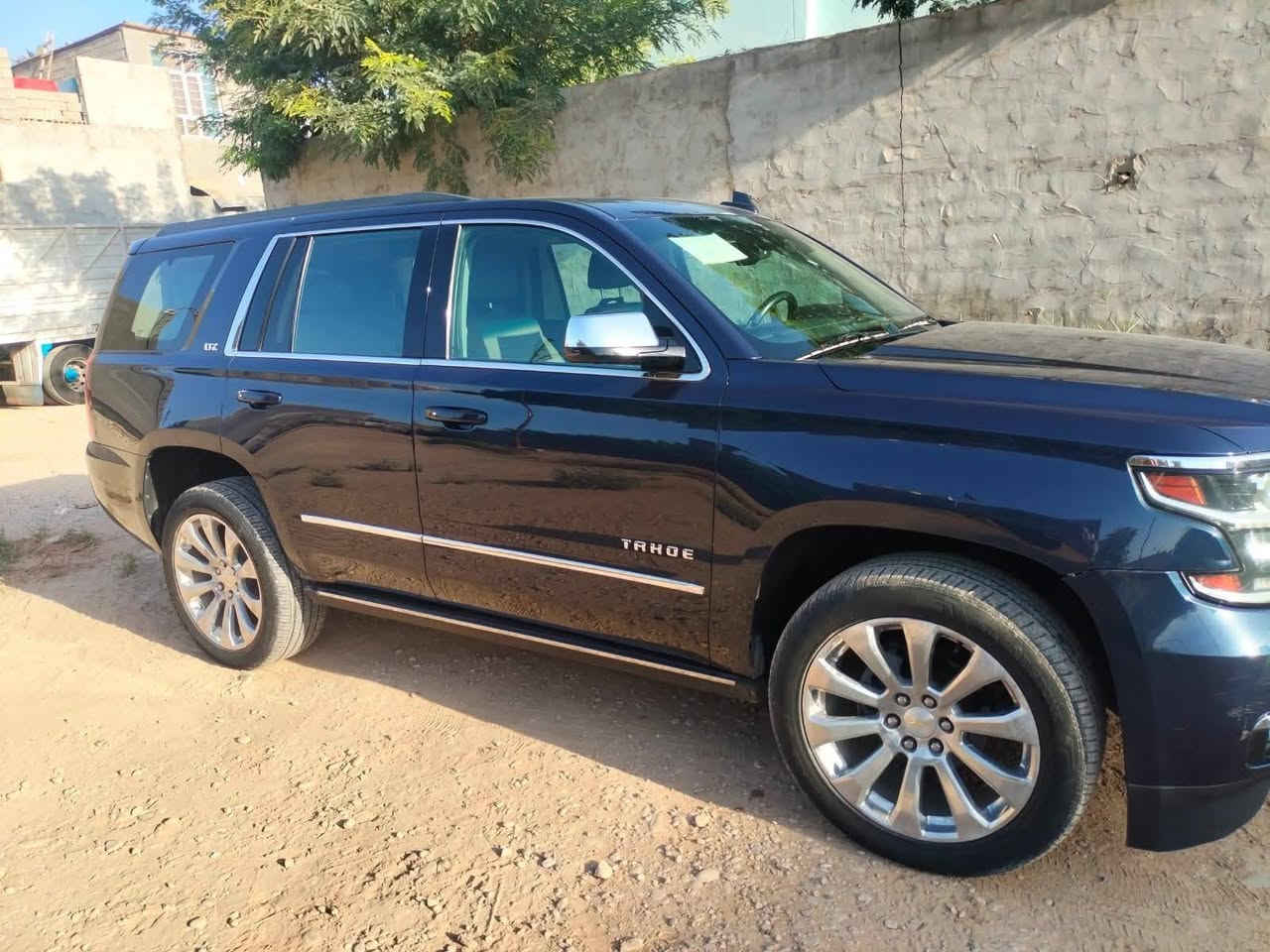 تاهو 2018 LTZ بريميير
✅السعر 🔺💲355🔺 
فئة LTZ بريميير فول مواصفات 1/1
ماشية 135 ألف
وارد أمريكي رقم حلو
حادثها طبلة أمامية بدون إيرباك — صور الحادث موجودة
اللون نيلي
السيارة جاهزة من كل النواحي
صبغ النصف الأسفل لباب السائق فقط (موضح بالسونار)
📞 للتواصل: ***********
#تاهو_2018 #شفروليه_تاهو #LTZ #بريميير #سيارات_امريكية #بيع_سيارات #حراج_السيارات
