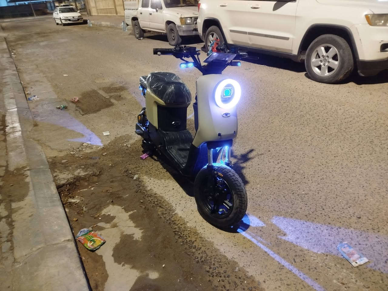 R9 5 باتري
كفالة ماعدا ميال بسيط بالدبلات الامامية للبيع تواصل خاص او *********** بس رجاء رجاء المايشتري لايتعبني

