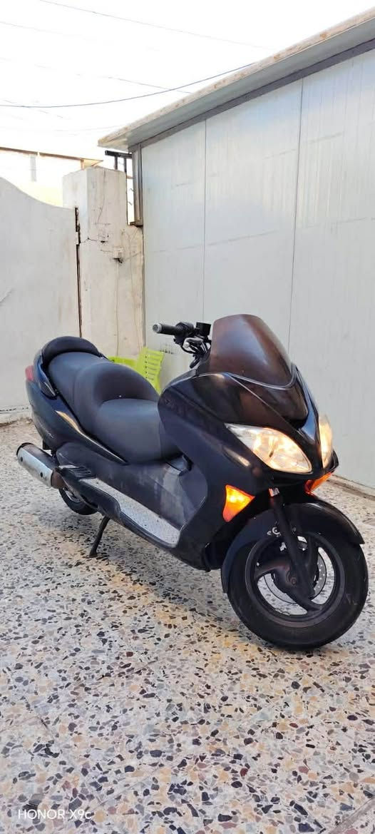 فورزا بصمه صفر ثمانيه البيع 6 كير 3 تحويلات دراجة كامله مابيه اي نقص كهربائيات كله شغاله اوراق موجوده السعر ٩٥٠ الف مكان بغداد مدينه الصدر 
***********
