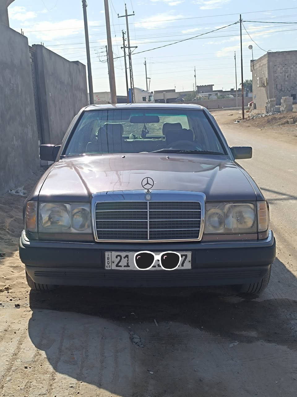 مرسيدس دب 1990 محور 2500 ديلكو
كلشي شغال بيها
 كشنات كهربائي
سلايد روف
سنتر لوك
تخم تاير
حدادية
السعر 69 وبيها مجال
العنوان البصرة قضاء الدير ناحية النشوة
***********
