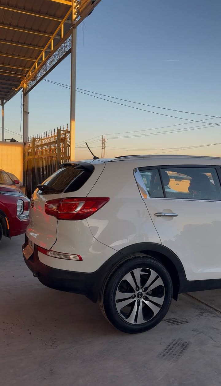 كيا سبورتج 2012 فول بنوراما
سعر 128 ورقة مجال 
صبغ قطعتين بدون دواخل مكانين تعديل بارد
سيارة حلوة جاهزه كاملة
عنوان قضاء بردرش / دهوك
تلفون واتساب
*********** الحمدانية, نينوى
