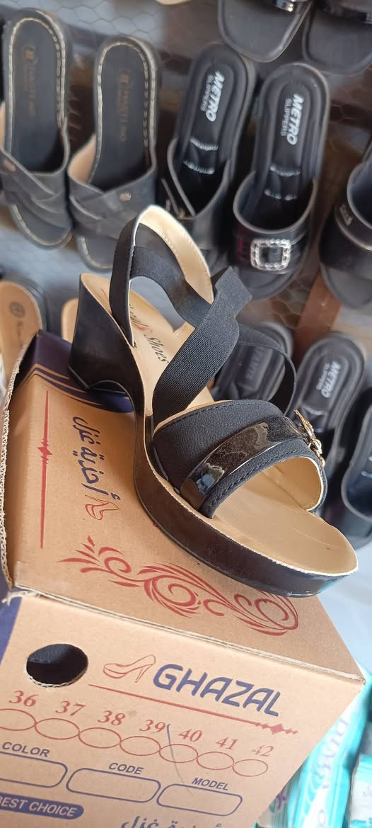 صندل نسائي ✨
.
كعب&فلات طبي✅

.
متوفر باللون الاسود فقط المعروض داخل الصور🤗
.
القياس (36ـــــــ42)🫶🏼
.
العنوان ـديالى-خان بني سعد ـالحولي-مقابل ابو سعد الجوراني مجمع كرار 😍🫶🏼🔥🫶🏼😍 
.


**إذا كنت صاحب هذا الإعلان وتريد حذفه لأي سبب، رجاءا أرسل رسالة إلى الدعم الفني**