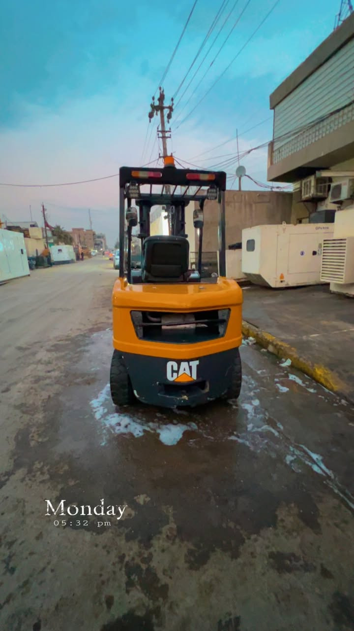 السلام عليكم رافعه كتر بلر موديل 2015كير محرك كله ابلادي منفيس شمالي 3حركات 3سلايتات تخم تاير جاهزه من كلشي  ‭0771 058 0895‬
