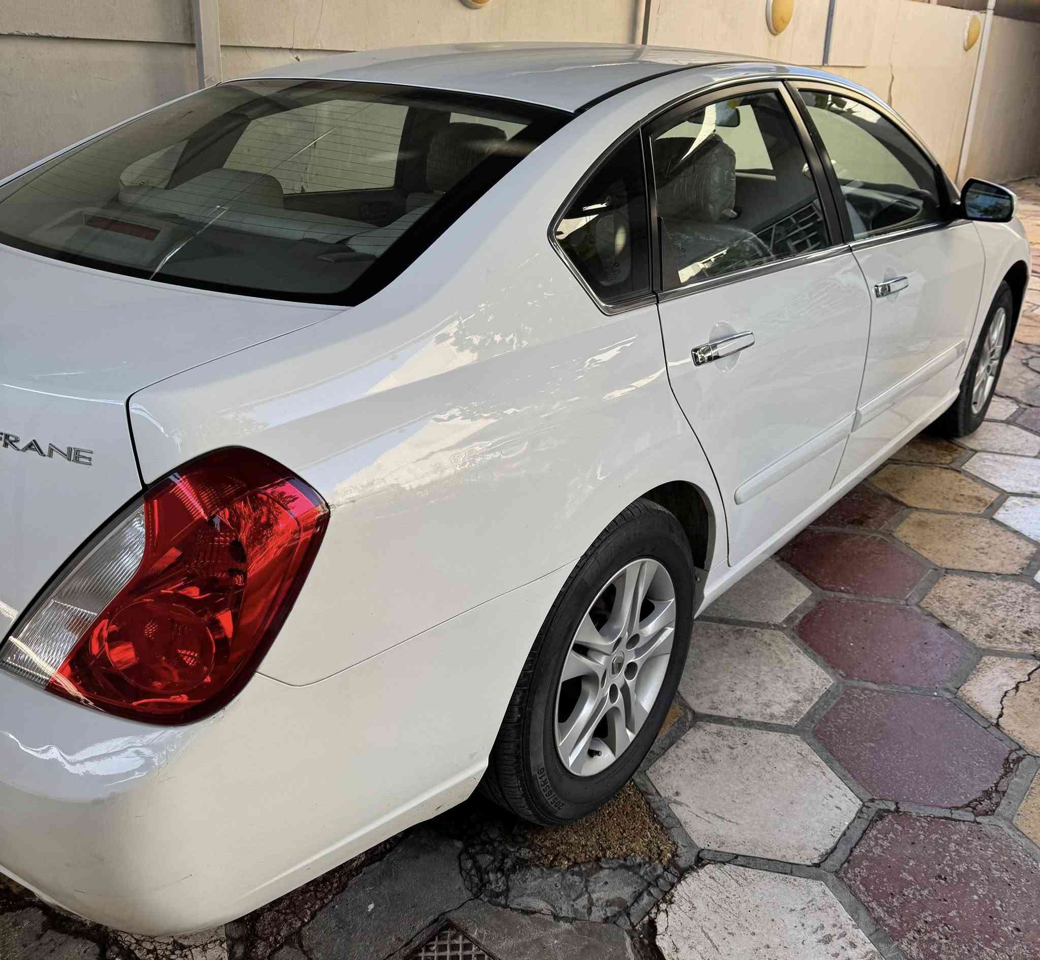 السلام عليكم
للبيع رينو سافران موديل 2011 لو ابيض محرك 2000 (4سلندر ) رقم بغداد انكليزي بأسمي السيارة مال بيت ومال جناي ماشية 181 كم بلادي شرط الجرص حدادية امامي خلفي 90‎%‎  بيها بارد باب السايق والهلال الخلفي وشويه من الباب صبغ بس والسونار موجود مبدللها تخم تاير جديد باتري جديد مسويلها ادامة للمحرك بلكات ومجاول ونوزلات ودهن الكير مبدل الاصلي السياره شلعتها تخبل وترايك وين متريد كشنات تدفئة بصمة تشغيل وابواب وجنطة السيارة بلادية السعر 110 وبيها مجال بسيط مكاني طويريج كربلاء للاستفسار ***********
