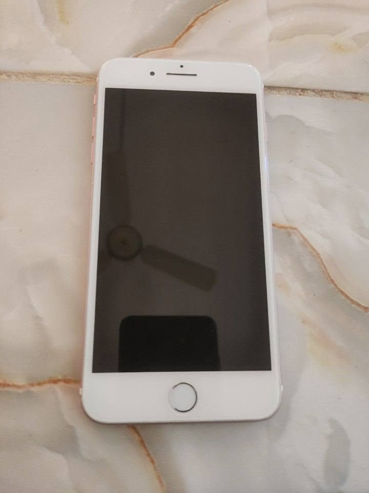 سلام عليكم 
7plus ايفون 
بطاريه 100مبدله
البصمه عطلانه 
مبايل نضيف 
سعر 90 مكاني قضاء النصر 
لتواصل ***********
