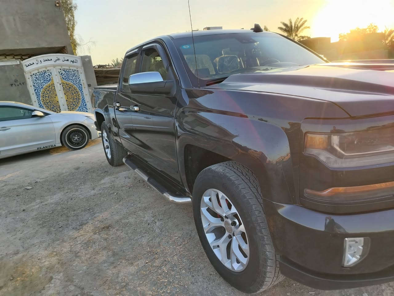 سلام عليكم شوفرليت موديل 19 رقم بغداد نكليزي تحويل ثاني يوم بسمي سياره ماشيه ١٢٠ مكينه 5300 كير تخم تاير كهربائيات صدر نظيف خير من الله سياره مصبوغه حزام كلير والحادت مالهه موجود جاملغ والبنيد واكو تعديل بشاصي كد صبعين والباقي مكفول السعر 180. رقم الهاتف ***********
