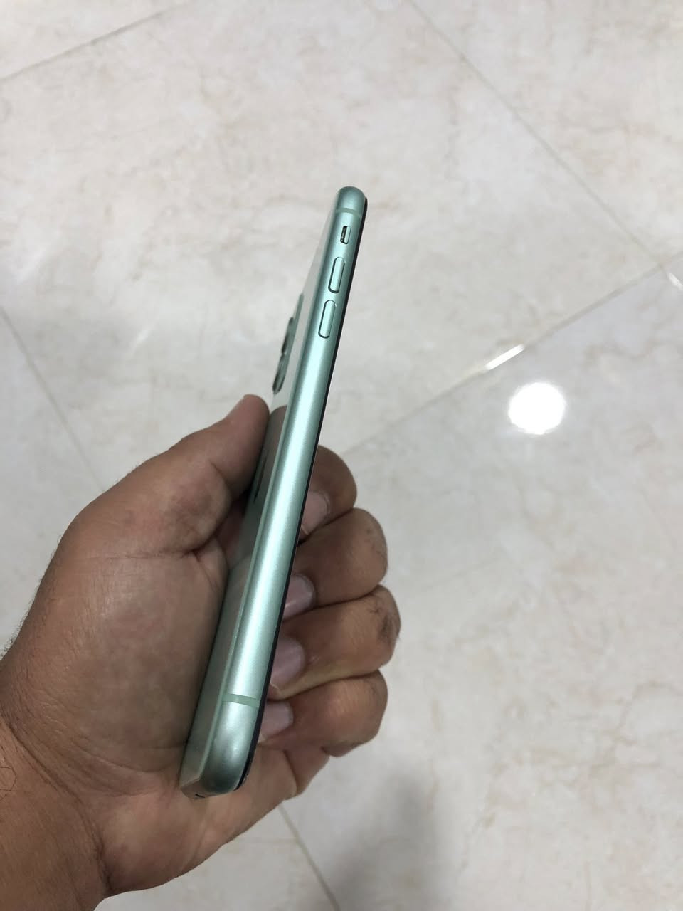 للبيع آيفون 11 ذاكرته 128 كيكه جهاز لوك مابي كل عيب كاميراته فول فقط شاشه مبدل اصلي بي شخط موضح بصوره شاشه شغال كل عيب مابي بصمه وجه شغال مرات بشكل يحتاج برمجه دبل سيم شرط حاسبه بطاريته بلادي 66 مايصرف شحن نموذج M أمريكي سعر 170 وبي مجال خاص او اتصل ***********
