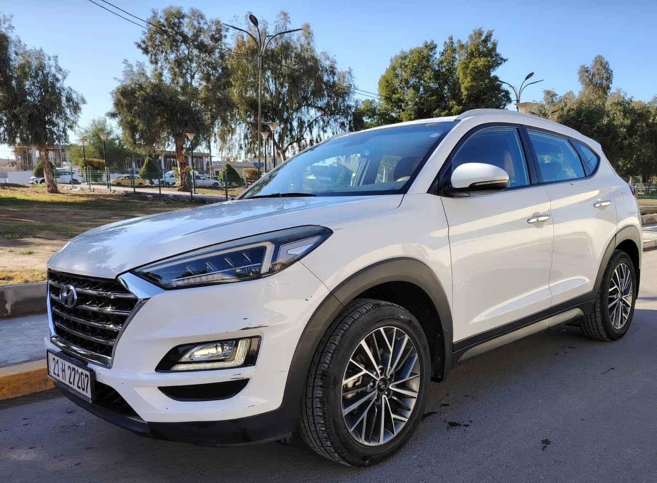 السلام عليكم
للبيع فقط 
هونداي توكسان 2019 خليجي 

خمس عدسات زينون بلادي
كير محرك تبريد صدر كفالة
محرك  2000 دوش
بدون دوانز 
ثلاث انظمة قيادة 
تخم تاير جديد 
كاميرا بالمراية الامامية
حساس خلفي 
سيرفس كامل للسيارة 
الكشنات مغلفة جلد بالكامل 
 ماشيه   123 الف كيلو
بدون صبغ بدون تبديل مكفولة 

رقم سليمانية بأسمي
سنوية وهزة جديدة  
يعني ميحتاج تروح السيارة 

العنوان:
بغداد حي القادسية 
السعر  $198 وبيها مجال
للاتصال ***********
