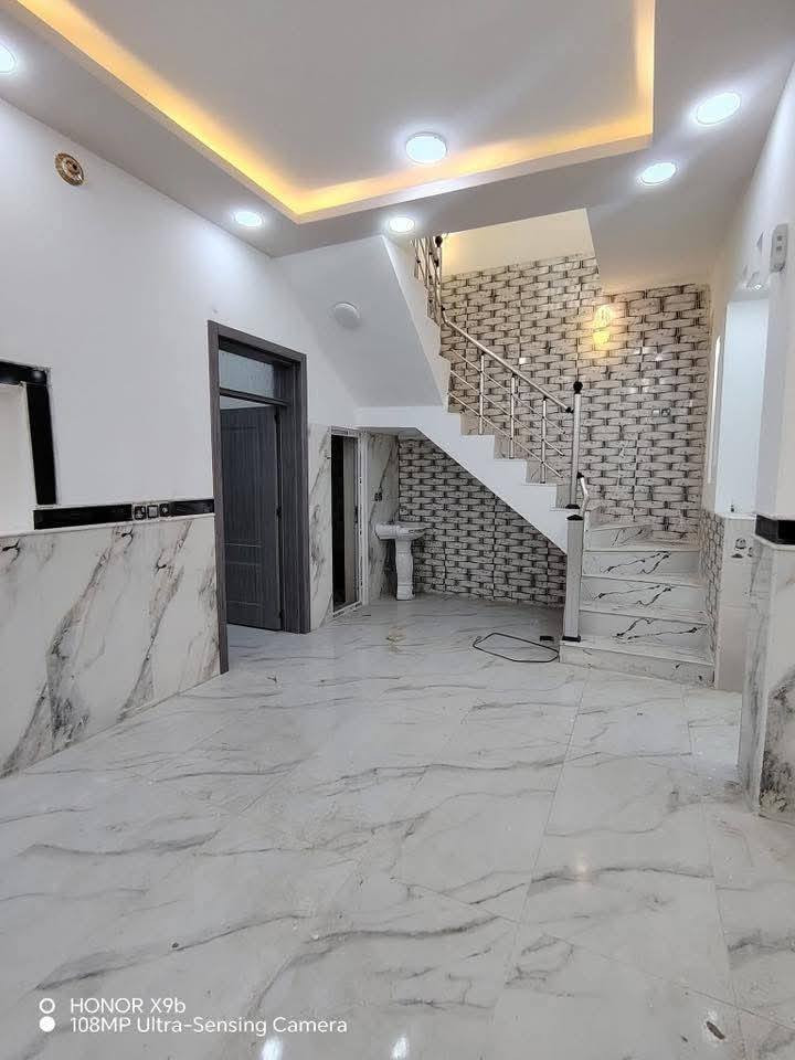 كربلاء مجمع سيد اسماعيل السكني
بيت للبيع المساحه ١٠٠م  طابق واحد بناء طابوك 

السعر ٨٥ مليون مع المجال البسيط 

  بس جيب غراضك وتسكن بلبيت 

يحتوي على غرفه وصالة واستقبال ومطبخ وصحيات٢ وطارمة شغل درجة أولى صب كونكريت مسلح 

سند٢٥ إقرار محكمه مداور باسم المشتري خدمات كامله 

للحجز والاستفسار الاتصال او مراسلتنا واتساب 

***********

***********
