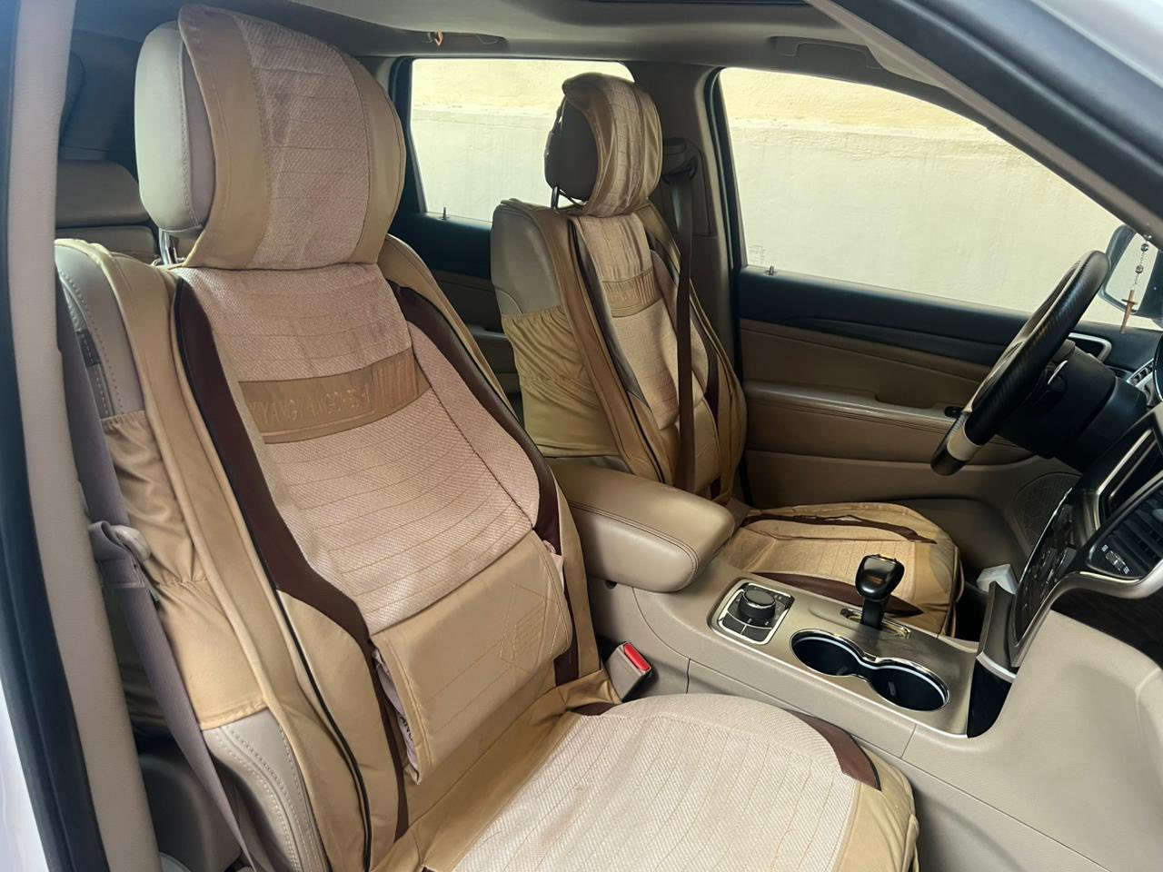 السلام عليكم جيب موديل2014 للبيع مكفوله عدا اربع اصابيع صبغ ب جاملغ اليسار كير ومحرك شرط سنويه مواصفات لمتدد وهزه وقم جديد سعر (215)وبيها مجال
غير متواجد ع فيس لل اتصال ***********
