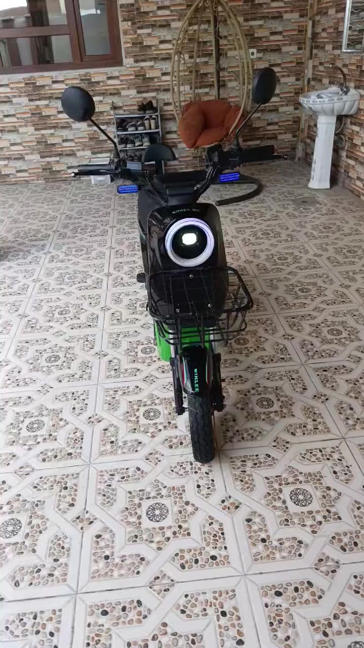 السلام عليكم دراجه R9 للبيع موديل 2025 اخت الجديده جاهزه ما بيها اي نقص كلش نضيفه لايت عالي ناصي دبل اشاره اشاره يمين يسار بيها نضام البك R بطاريات شرط دراجه كامله لا كالبه ولا مدعومه ولا بيها شخوط
مكاني موصل قادسيه ثانيه
 للتواصل: ‏‪***********‬‏
 السعر 385 بيها مجال للطيبين
