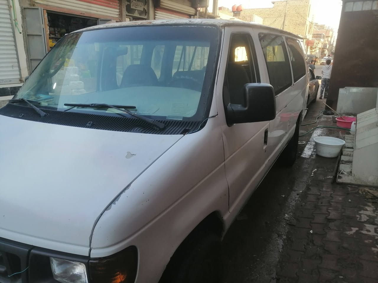 السلام عليكم
فورد E250 موديل ٩٨ مكينه ٥٤٠٠  مكينه كير بلاد ١٤ راكب  السعر ٤٥ وبيها مجال

***********
