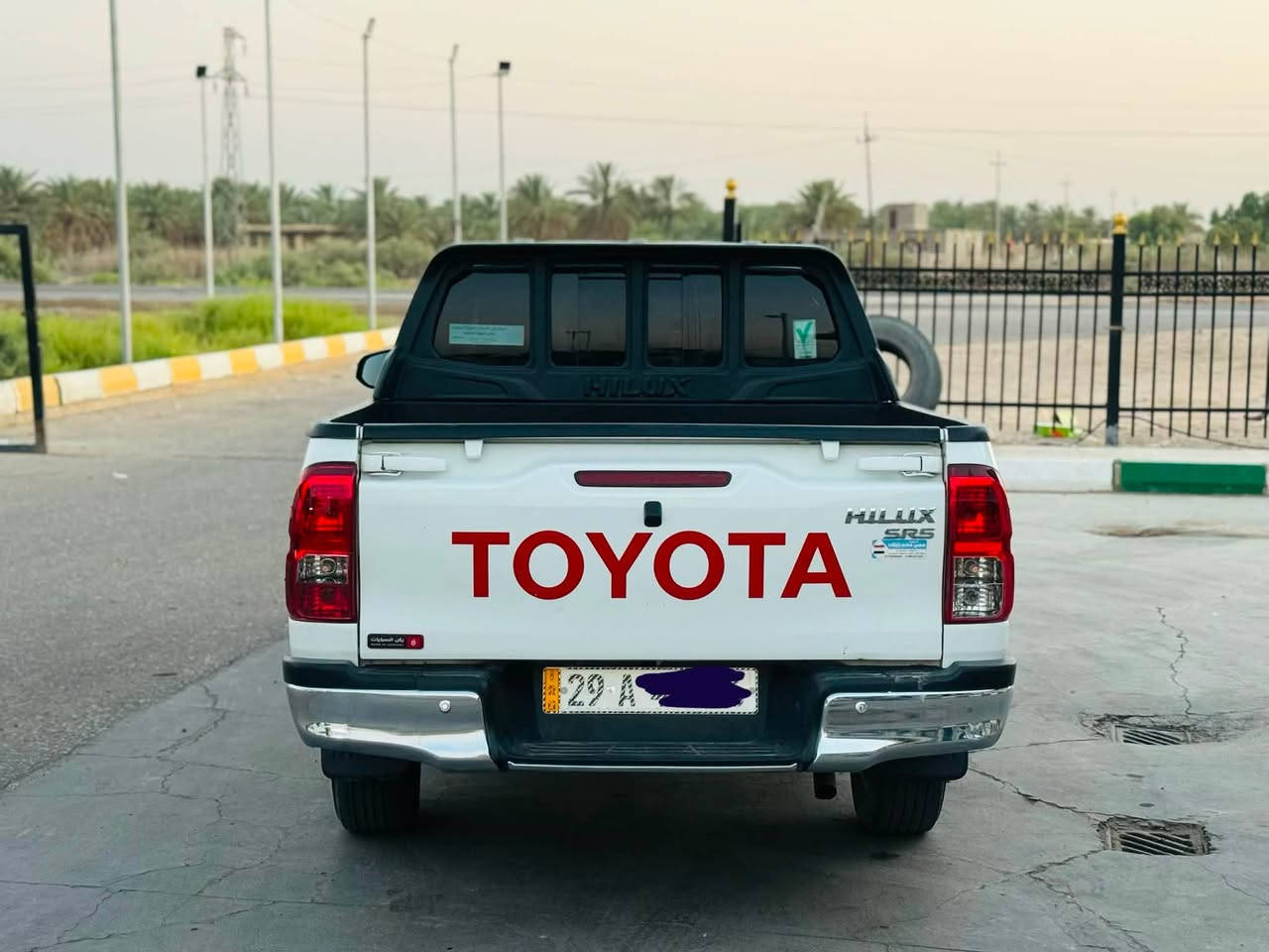 يالله السلام عليكم
هايلوكس 2023 ساز فول 1/1 الباب الاول

اوتوماتيك 

تبريد قطعتين وتبريد كشنات

بصمة ووياهه 2 بصمات + دخول ذكي

شاحن لاسلكي

سياره مفوله مواصفات معروفه الساز

رقم واسط بأسمي شخصياً سنويه جديده ل2030 وهزه جديده 

مثبت سرعة 

بنيد جكات باب بدي جكات

مرايات شفط

انظمة قياده PWR و ECO الاقتصادي

وباقي المواصفات المعروفه 

سياره كلش حلوه وجديده مامتعوبه

عنوان السياره بابل

سعرها 263$ بيها مجال

*********** بي واتساب غير متواجد ماسنجر
