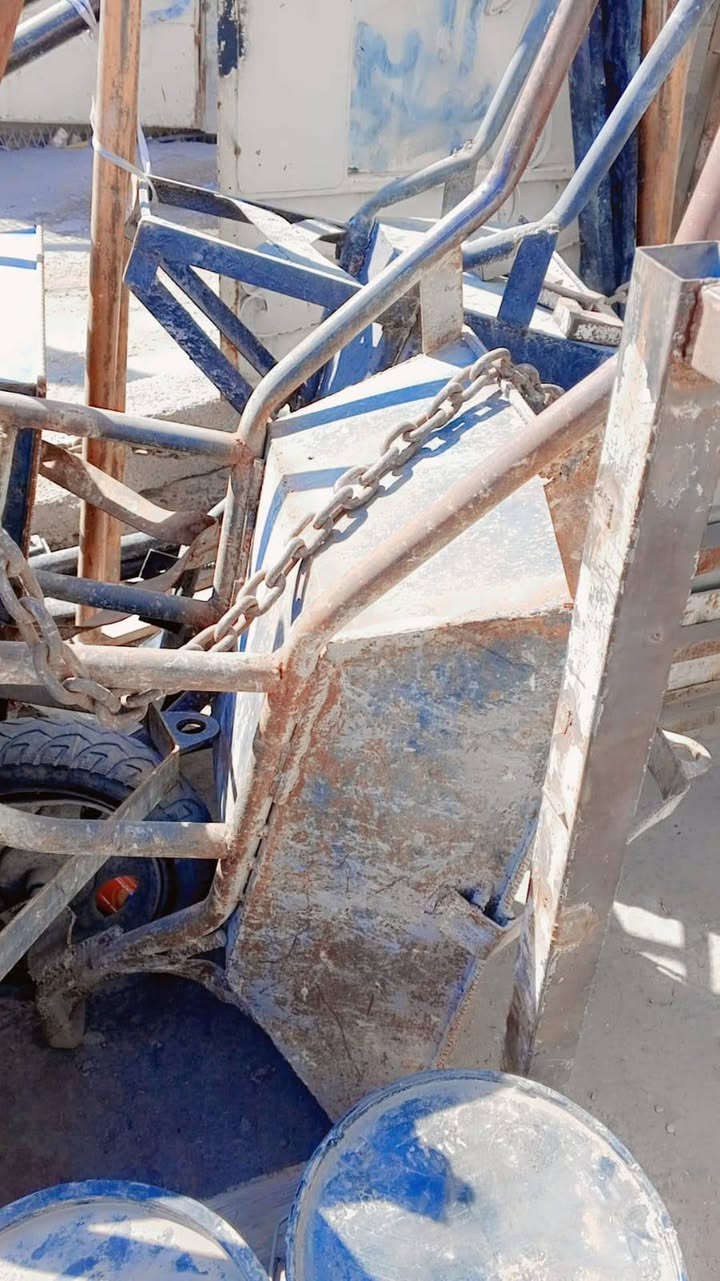 سلام عليكم ونج للبيع 1 طن كامل  نظيف مشتغل قليل للستفسار اتصال ***********
