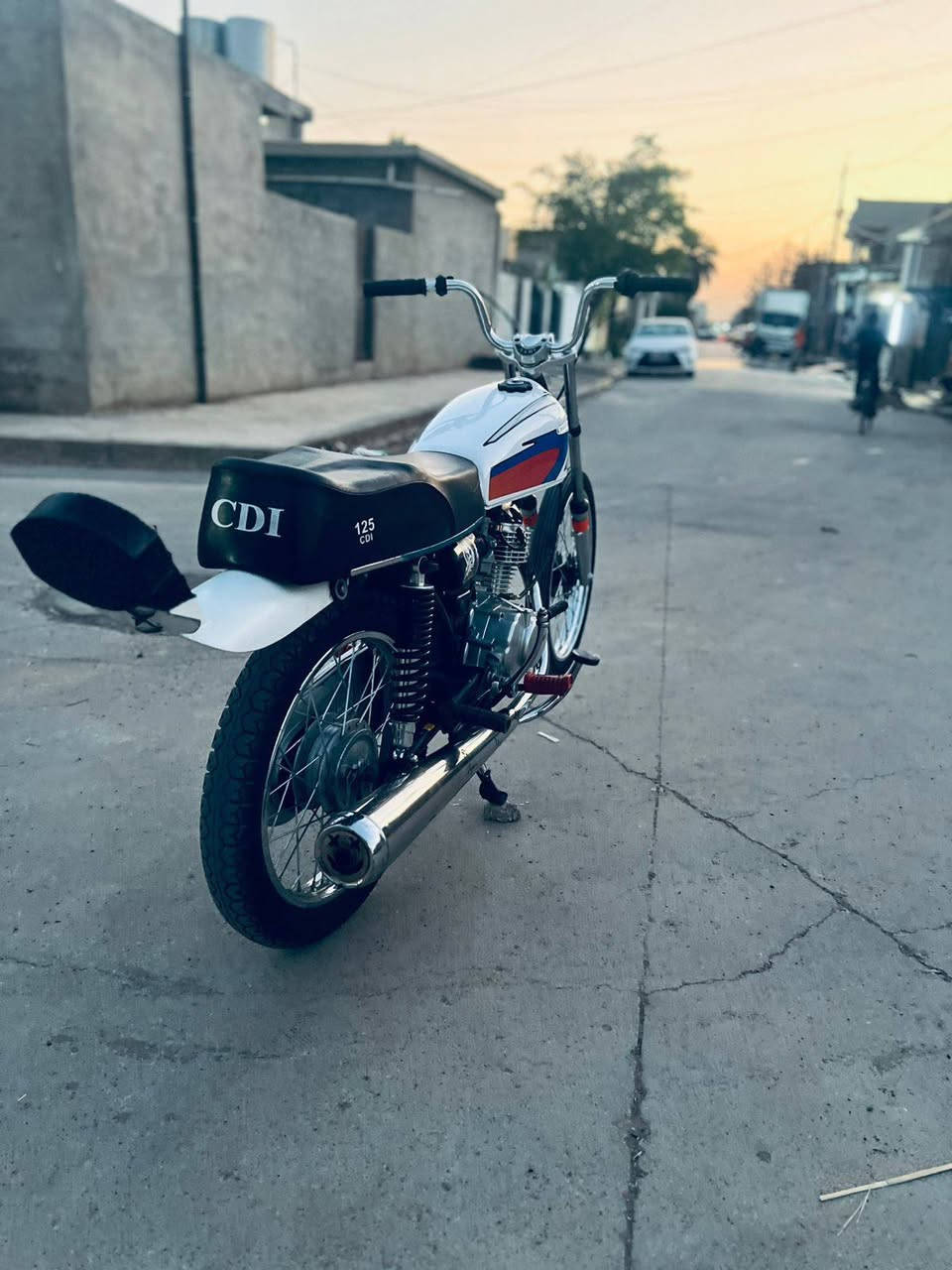 سلام عليكم انتنس للبيع شاصي رفيع برغي ما مضروبه السعر 700بيها مجال ***********
