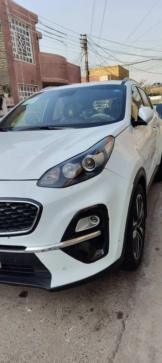 السلام عليكم للبيع كيا سبورتج موديل 2019 خليجي نص فول ماشية 112 كم رقم بغداد الجديد بيه طخه بدايه
 البنيد وطاك ايرباك دشبول فقط مكفول من الفتح والتبديل ا/وبيه باب خلفي ربع الباب صبغ فقط والسونار مرفق ويه الصور ومحرك كير مكفول ع وضع الشركة سيارة جديدة وجاهزة مابيها اي نقص سعرها 171$ وبيها مجال بسيط للشراي ان شاءالله مكان سيارة بغداد البنوك حي سومر  للاتصال *********** حجي مهند
