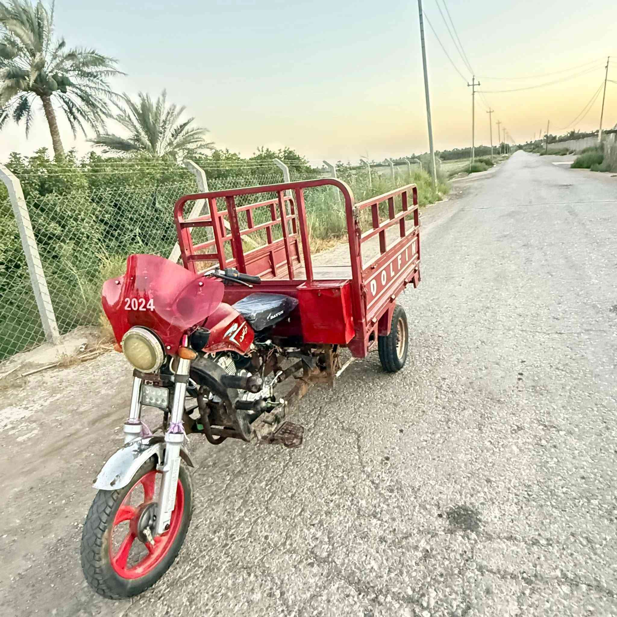 سلام عليكم ستوتة دولفين موديل 2021   محرك 2023 محرك مجفت مكفولة خير من الله  اوراق اصولية   السعر 900 و بيهة مجال مكاني واسط العزيزية الرقم ***********
