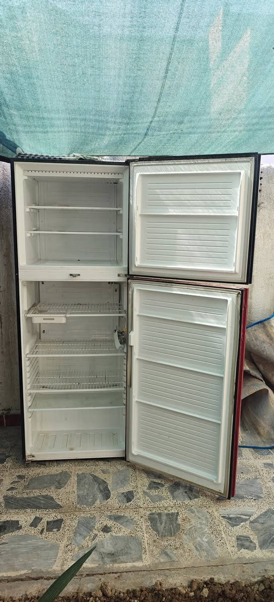 ثلاجه للبيع ماطور عطلان للبيع السعر 60 للاتصال ***********
القبلة حي المهندسين
