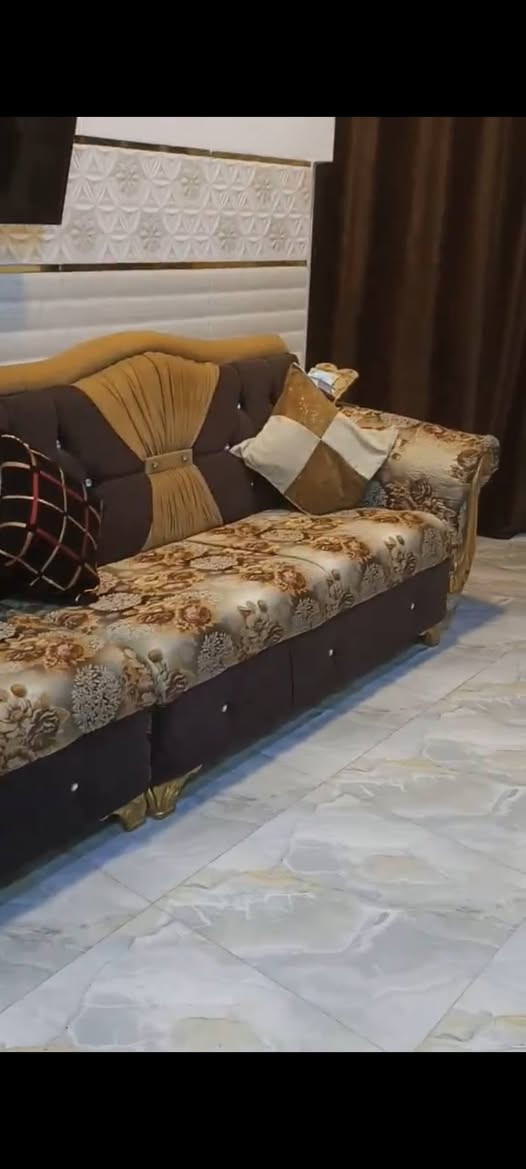 ديوان للبيع عشره متار الرقم  ***********
