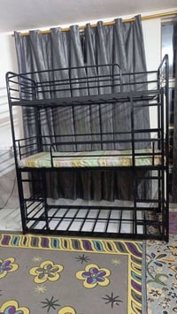 سرير ٣ طوابق • حديد • اسود/ابيض