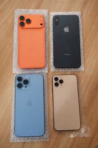 4  اجهزة ايفون للبيع فقط ماعندي مراوس ماعندي توصيل   الاول ايفون اكس ا...