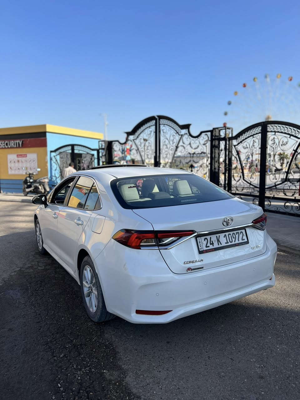 كورلا 2023
خليجي ساز 
مواصفات
فتحة 
بصمة 
داخل بيجي 
شاشة تحكم ستيرن 
كامرة حساس امامي خلفي 
سيارة انطخت بيدي صار بيها تبديل باب خلفي نفس لون مطابق 100% ونصبغ بيها جاملغ خلفي 
ماشية 52 الف 
سعرها 168 ورقة وبيها مجال بسيط 
مكاني بغداد حي الجامعة او الكريعات
***********
