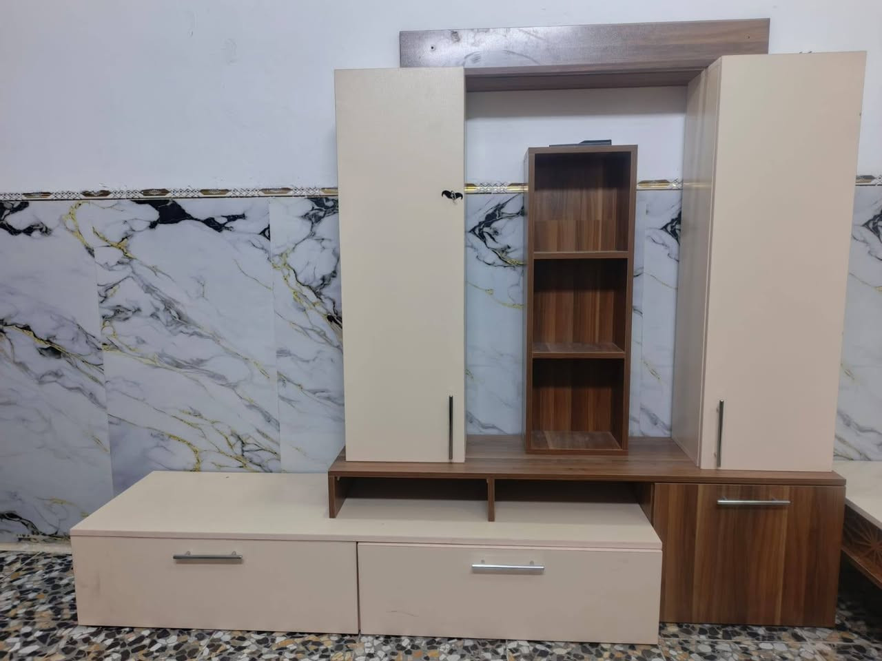 سلام عليكم اغراض بيت نظيفه جدا المكان مدينة الصدر اي استفسار خاص او اتصال ***********
