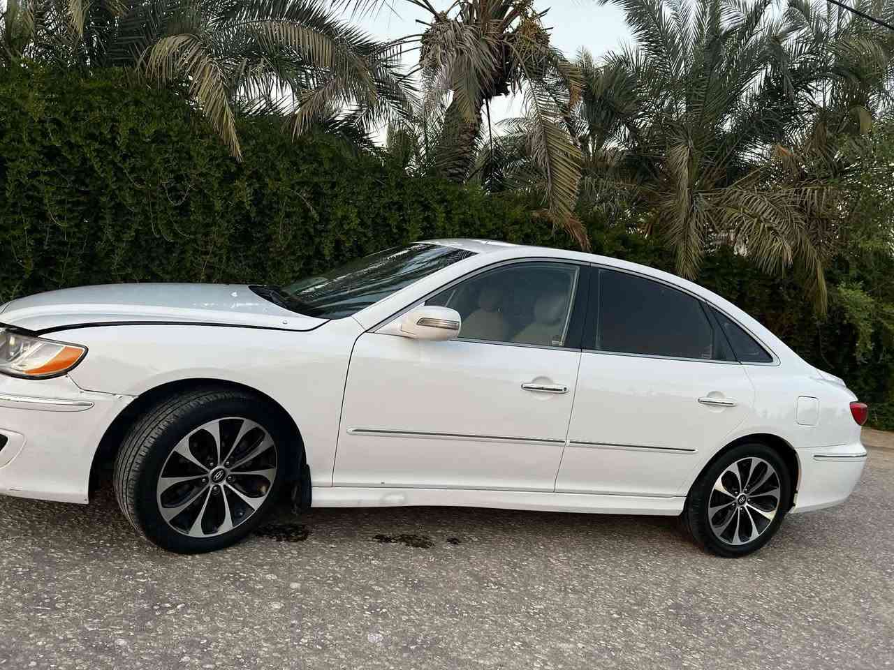 ازيره 2011
فوول مواصفات بسمي رقم بغداد 
محرك 2700
السياره كفاله عده البنيد بيه رش فقط اثر شخوط 
السياره جاهزه عله اخر حبايه وخير من الله تبريد حداديه تايرات باتري كله جديد 
السعر 105 وبيه مجال للشراي 
مكان بابل القاسم 
***********
