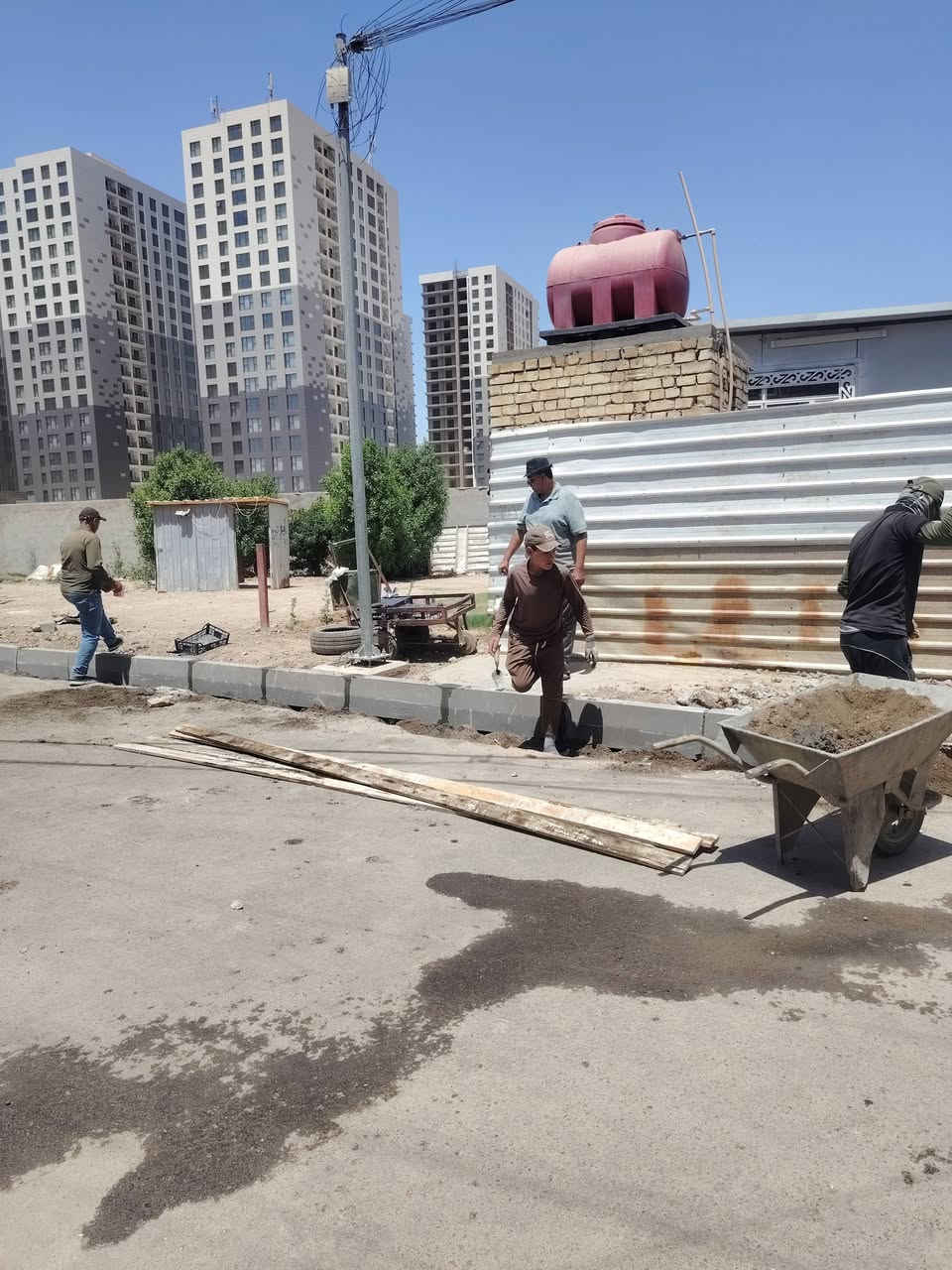 استمرار اعمال تهيئة ونصب كربستون الارصفة في زقاق ٢٠ ضمن مشروع تطوير محلة ٨٠٤
مسؤول العلاقات والاعلام حاتم الحجيمي


**إذا كنت صاحب هذا الإعلان وتريد حذفه لأي سبب، رجاءا أرسل رسالة إلى الدعم الفني**