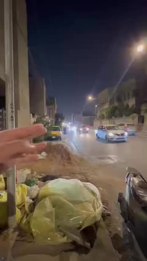 السلام عليكم بيت الايجار مساحه 150 3 غرف نوم وصحيات عدد 2 كراج جبير الاعظميه شارع عمر مقبل قصر بلاسم الايجار مليون ونص الاستفسار وتساب ***********
