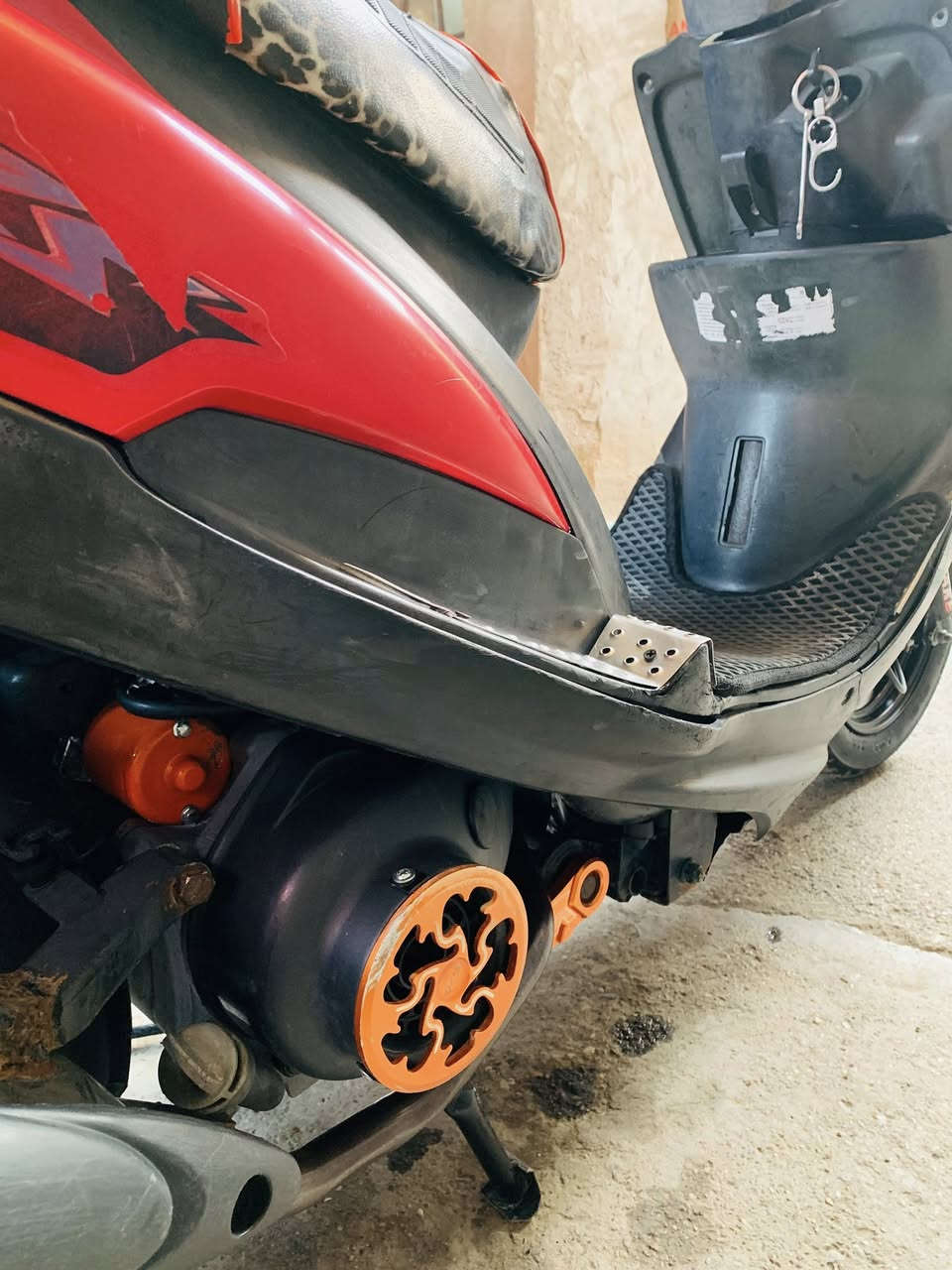 السلام عليكم ماكس عدله بلاديه مراوس بجبلي
مختمه من طول لطول ويه المكينه ختم واحد 
كلها شقاله من طول لطول بيها دبل ابو الهوه 
وشيال رياضي وقبق فلاوين نفس ألون دراجه ناعمه
سلف هندر كله شقال كهربائيات منفيسها مال رمبه موجود


**إذا كنت صاحب هذا الإعلان وتريد حذفه لأي سبب، رجاءا أرسل رسالة إلى الدعم الفني**