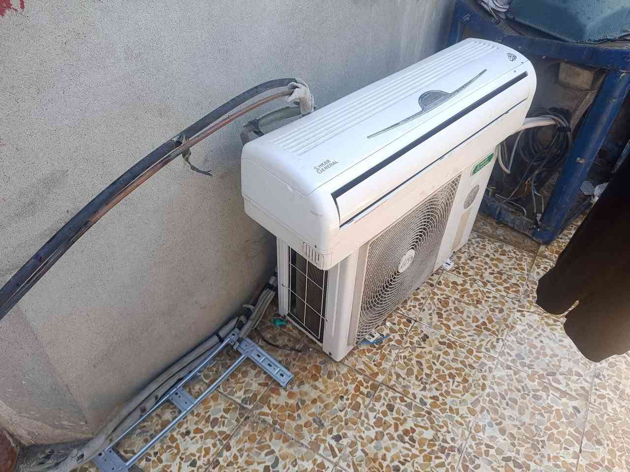 سبلت نوع شكار تايلندي طنين 
شرط الشغل مع كامل ملحقاته
السعر ٣٥٠ قفل 
***********
